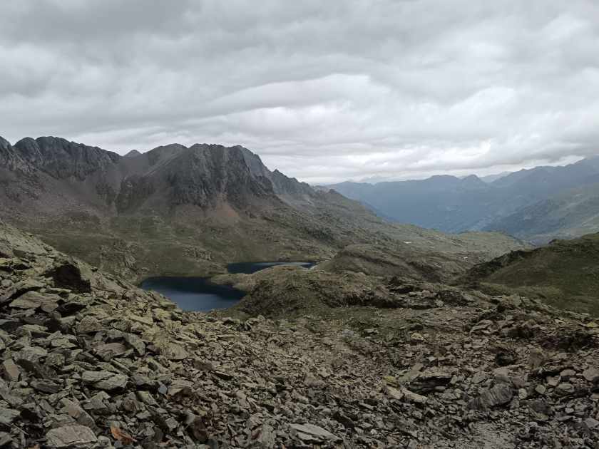 Du Portella de Baiau, en regardant vers le lac du même nom