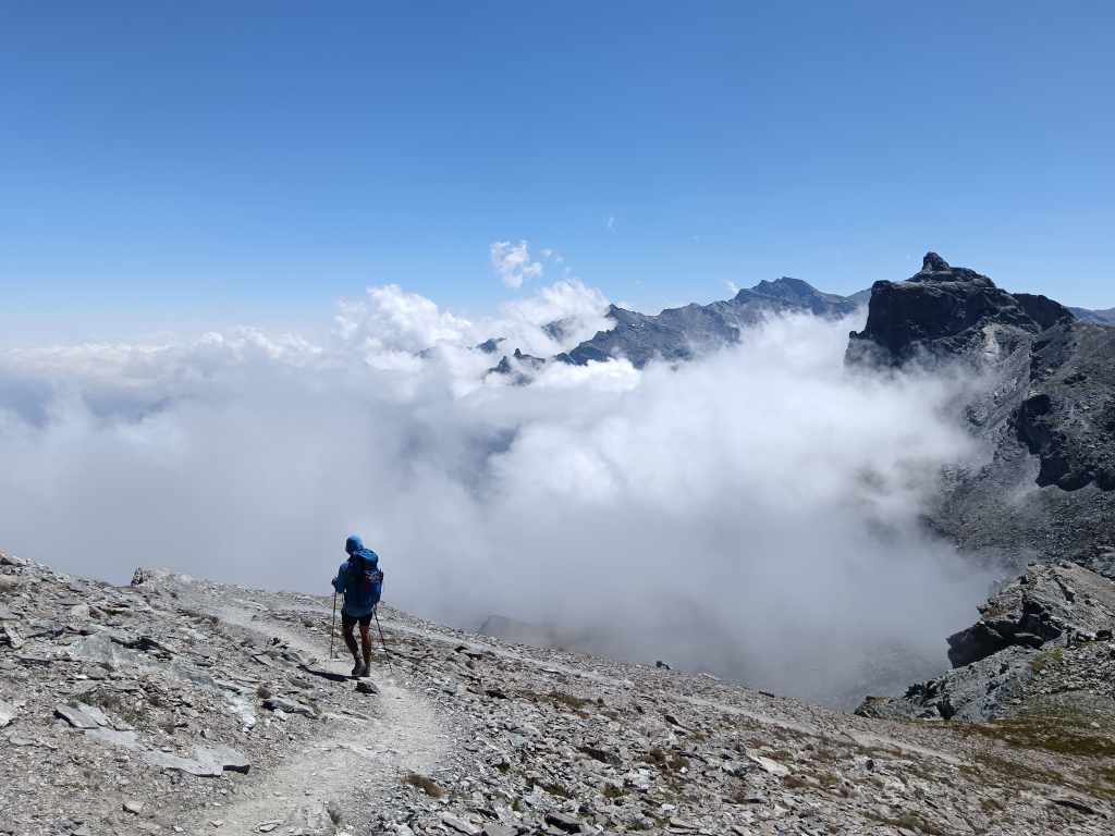 De jolis parcours en crête dans les nuages