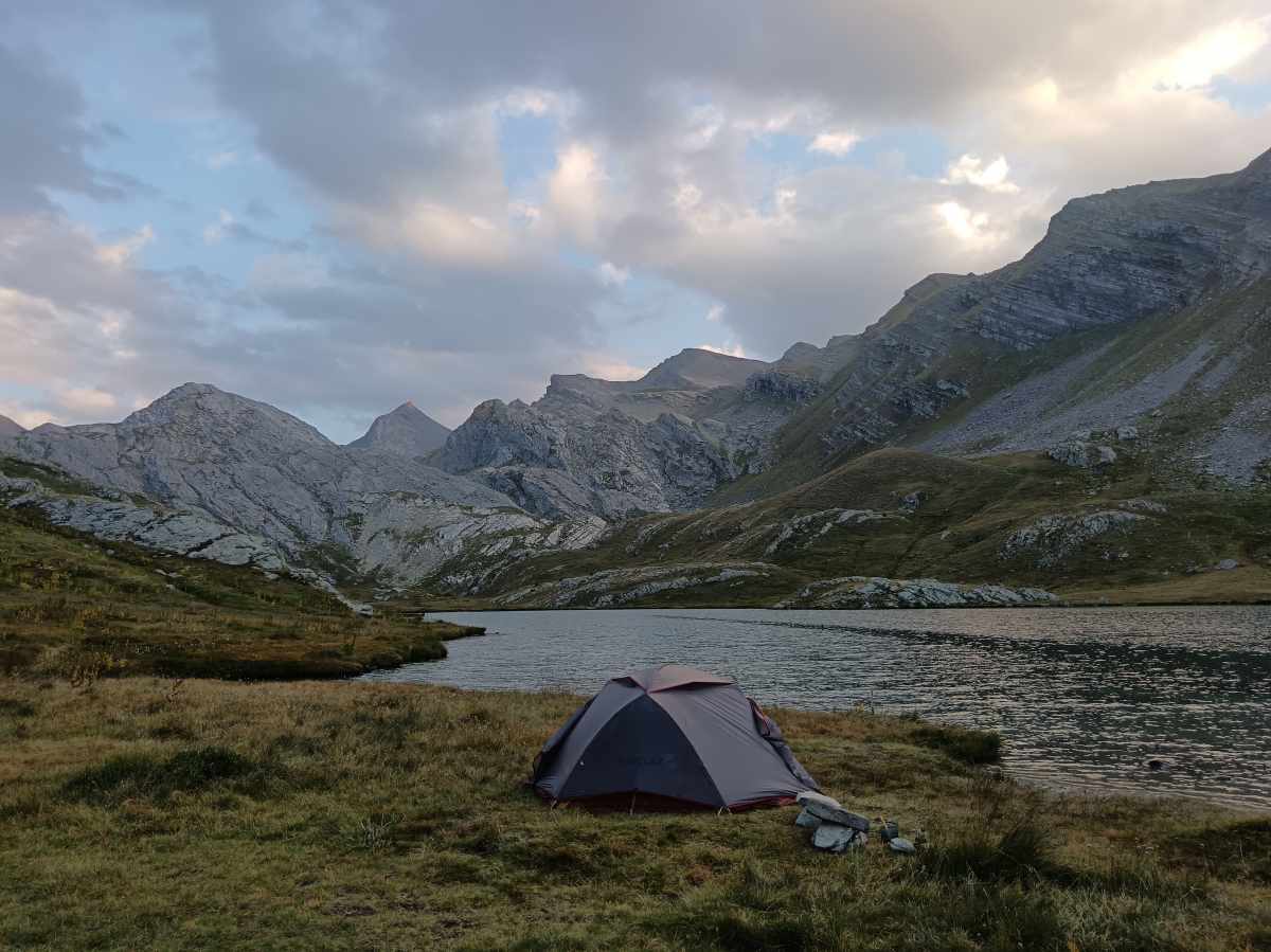 Bivouac au lac du Lauzanier, Mercantour nord